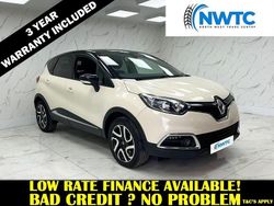 Cream/black Used 2016 Renault Captur Dynamique SUV | £8,795 (Fair price)