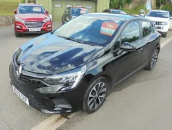 Black Used 2023 Renault Clio V Evolution Hatchback | £11,995 (Super price)