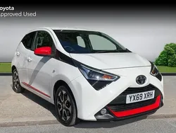 White flash Used 2019 Toyota Aygo Trend Hatchback | £9,990 (Fair price)