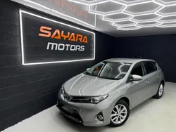 Grey Used 2014 Toyota Auris Hatchback | £7,995 (Fair price)