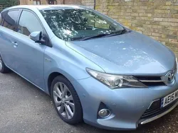 Used 2014 Toyota Auris Hybrid Hatchback | £8,988 (Fair price)