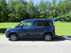 Blue Used 2023 Peugeot Rifter Allure MPV | £14,750 (Good price)