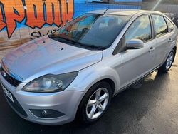 Silver Used 2008 Ford Focus Zetec Hatchback | £2,495 (Fair price)