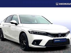 Platinum white Used 2024 Honda Civic Advance | £28,999 (Fair price)