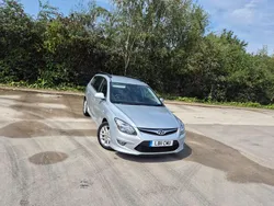 Silver Used 2011 Hyundai i30 Comfort Estate | £2,999 (Fair price)