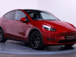 Red Used 2022 Tesla Model Y Long Range SUV | £27,247 (Good price)
