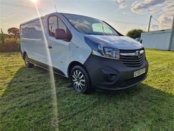 White Used 2015 Vauxhall Vivaro Van | £7,995 (Fair price)