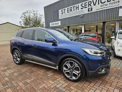 Blue Used 2017 Renault Kadjar Dynamique SUV | £9,795 (Fair price)