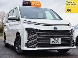 Pearl white Used 2023 Toyota Voxy MPV | £32,995