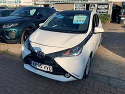 White Used 2015 Toyota Aygo x-press Hatchback | £5,995 (Fair price)