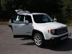 White Used 2017 Jeep Renegade Longitude SUV | £7,995 (Fair price)