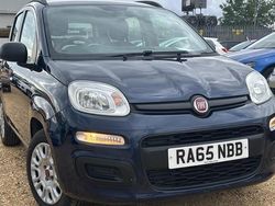 Blue Used 2015 Fiat Panda Easy Plus Hatchback | £4,495 (Fair price)