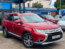 Red Used 2017 Mitsubishi Outlander SUV | £9,980 (Fair price)