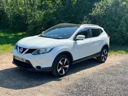 White Used 2017 Nissan Qashqai N-Connecta SUV | £7,995 (Fair price)