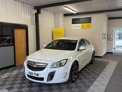 White Used 2010 Vauxhall Insignia Sedan | £7,995