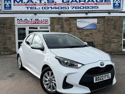 White Used 2022 Toyota Yaris Hybrid Hatchback | £14,995 (Good price)