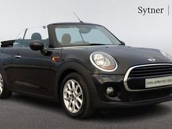 Black Used 2017 Mini Cooper Hatchback | £11,500 (Fair price)