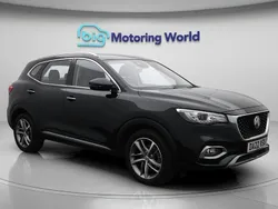 Black Used 2022 MG HS Excite SUV | £15,275 (Fair price)