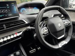 Black New 2025 Peugeot 3008 GT SUV | £29,405