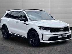 White Used 2023 Kia Sorento SUV | £36,895 (Fair price)