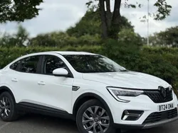 Solid glacier white Used 2024 Renault Arkana Evolution SUV | £17,955 (Super price)