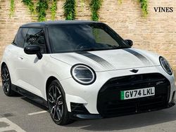 White Used 2024 Mini Cooper Hatch Hatchback | £26,572 (Expensive)