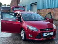 Red Used 2011 Ford Focus Titanium Estate | £2,495 (Super price)