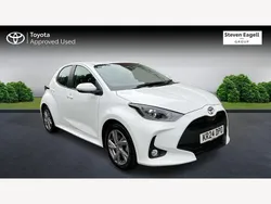 White Used 2024 Toyota Yaris Hybrid Hatchback | £17,618 (Good price)