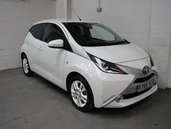 White Used 2015 Toyota Aygo X-pure Hatchback | £5,995 (Fair price)