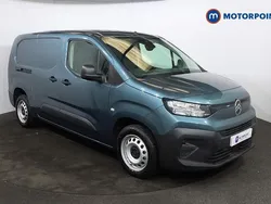 Blue New 2025 Citroën Berlingo MPV | £17,699 (Fair price)