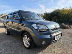 Blue Used 2011 Kia Soul 2 SUV | £2,395 (Fair price)