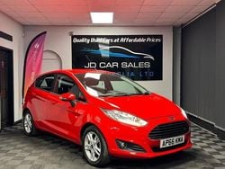 Red Used 2017 Ford Fiesta Zetec Hatchback | £6,490 (Good price)