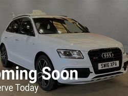 White Used 2016 Audi SQ5 Design SUV | £22,990 (Fair price)