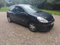 Black Used 2005 Renault Clio II Expression Hatchback | £1,000 (Fair price)