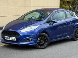Blue Used 2016 Ford Fiesta ST-Line Hatchback | £4,995 (Good price)