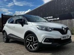 White/black Used 2019 Renault Captur Iconic SUV | £8,800 (Fair price)