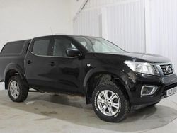 Black Used 2021 Nissan Navara Acenta Pickup | £15,495 (Good price)