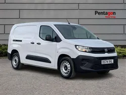 White New 2024 Vauxhall Combo MPV | £28,504
