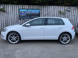 White Used 2017 VW Golf VII SE Hatchback | £10,250 (Fair price)