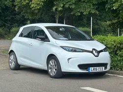 White Used 2016 Renault Zoe Dynamique Hatchback | £4,499 (Fair price)