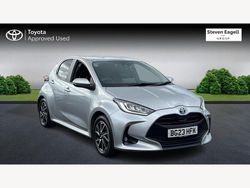 Silver Used 2023 Toyota Yaris Hybrid Design Hatchback | £18,316 (Fair price)