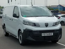 White New 2024 Peugeot Expert Van | £21,498 (Fair price)