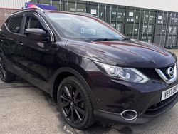 Black Used 2017 Nissan Qashqai Tekna SUV | £7,995 (Good price)