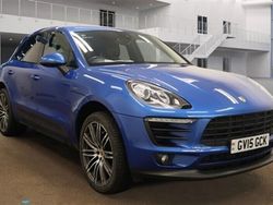 Blue Used 2015 Porsche Macan SUV | £24,995 (Expensive)