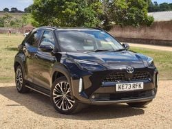Black Used 2024 Toyota Yaris Hybrid SUV | £23,512 (Good price)