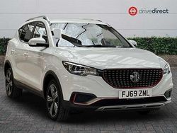 White Used 2018 MG ZS Sedan | £10,150 (Fair price)