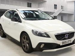 White Used 2015 Volvo V40 CC Estate | £6,495 (Fair price)