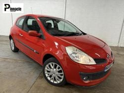 Red Used 2008 Renault Clio II Dynamique Hatchback | £2,495 (Expensive)