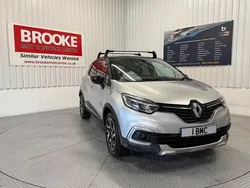 Silver/black Used 2017 Renault Captur Dynamique SUV | £9,490 (Fair price)