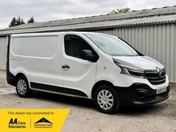 White Used 2019 Renault Trafic Business MPV | £8,995 (Good price)
